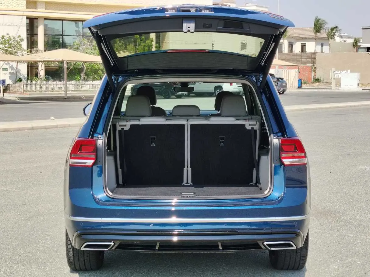 Car image 28