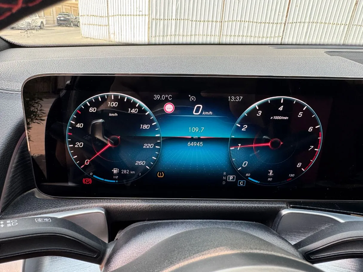 Car image 18