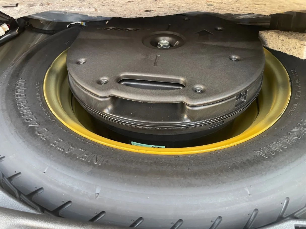 Car image 27