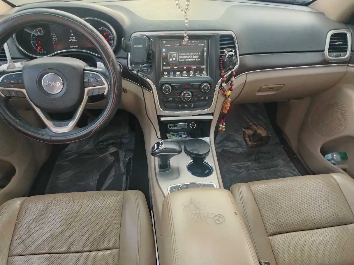 Car image 20