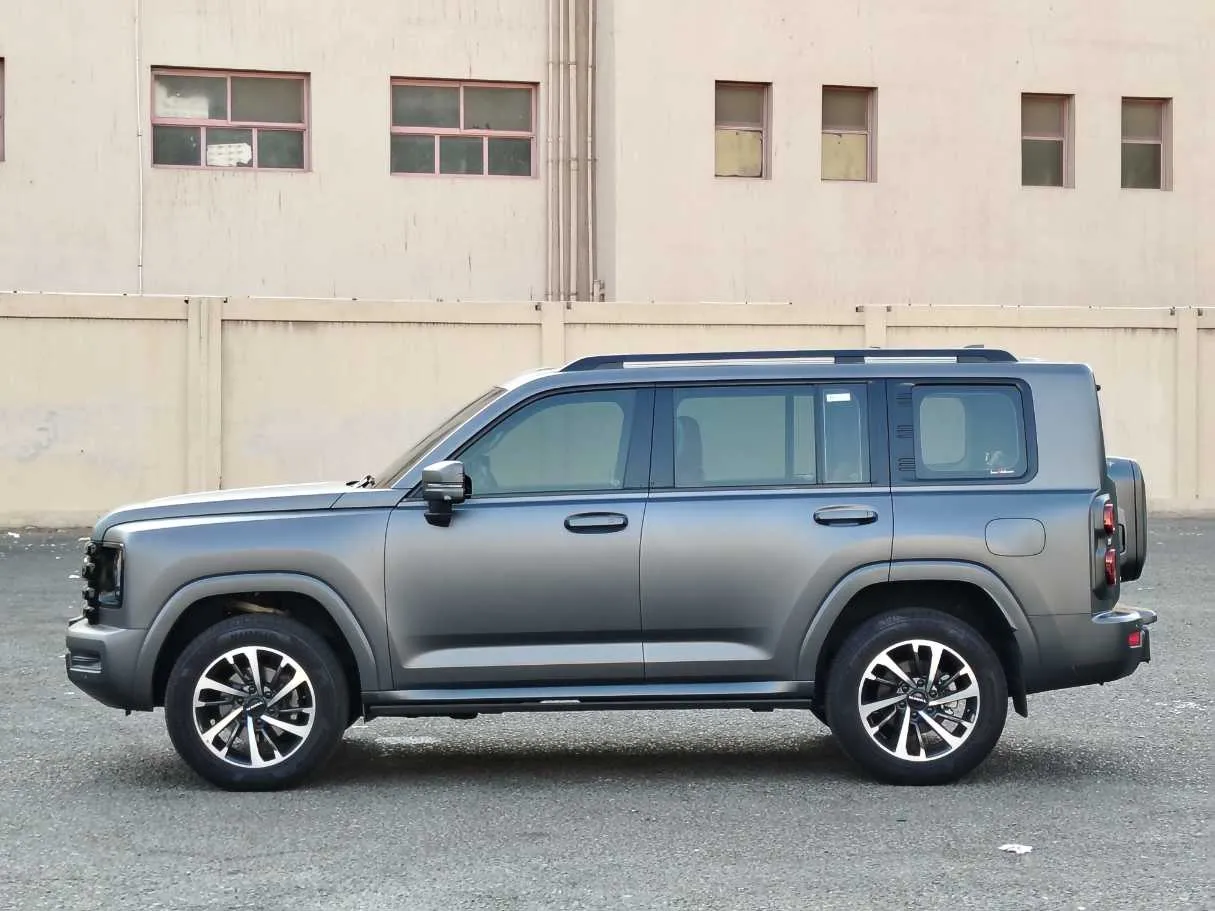 Car image 8