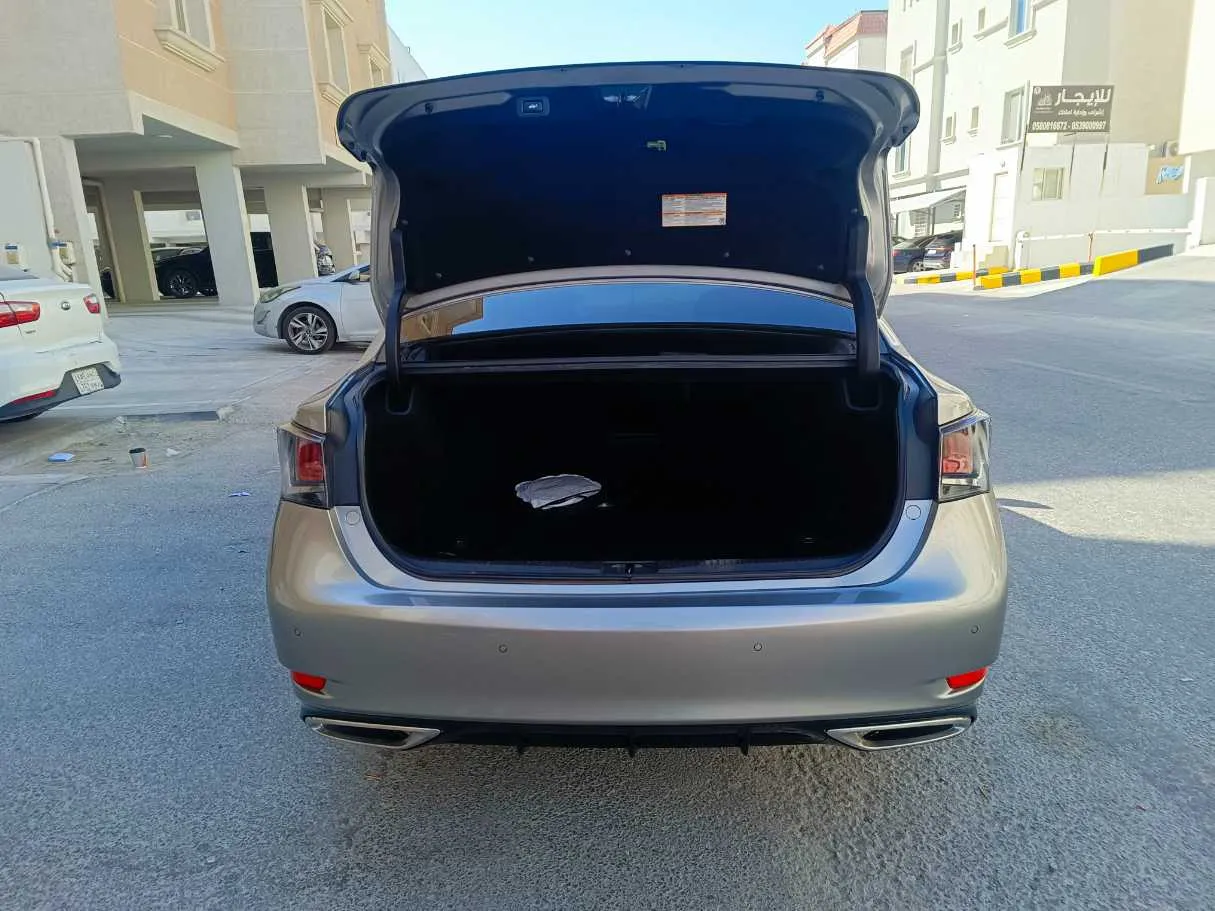 Car image 32