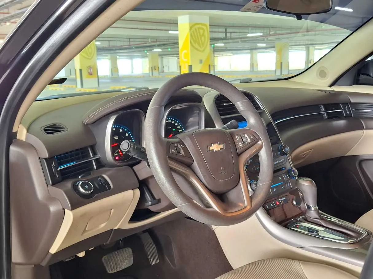 Car image 11