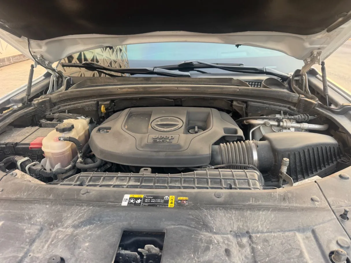 Car image 25
