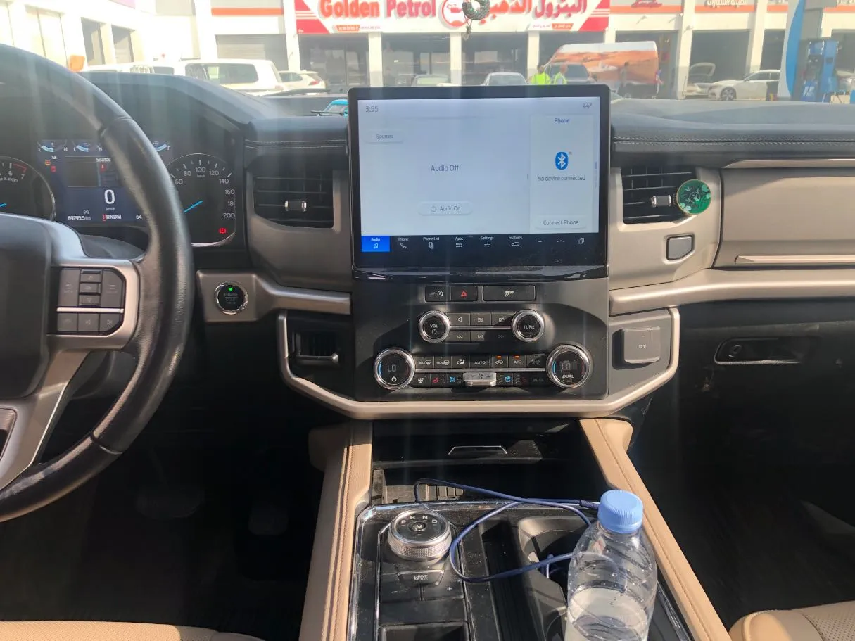 Car image 16