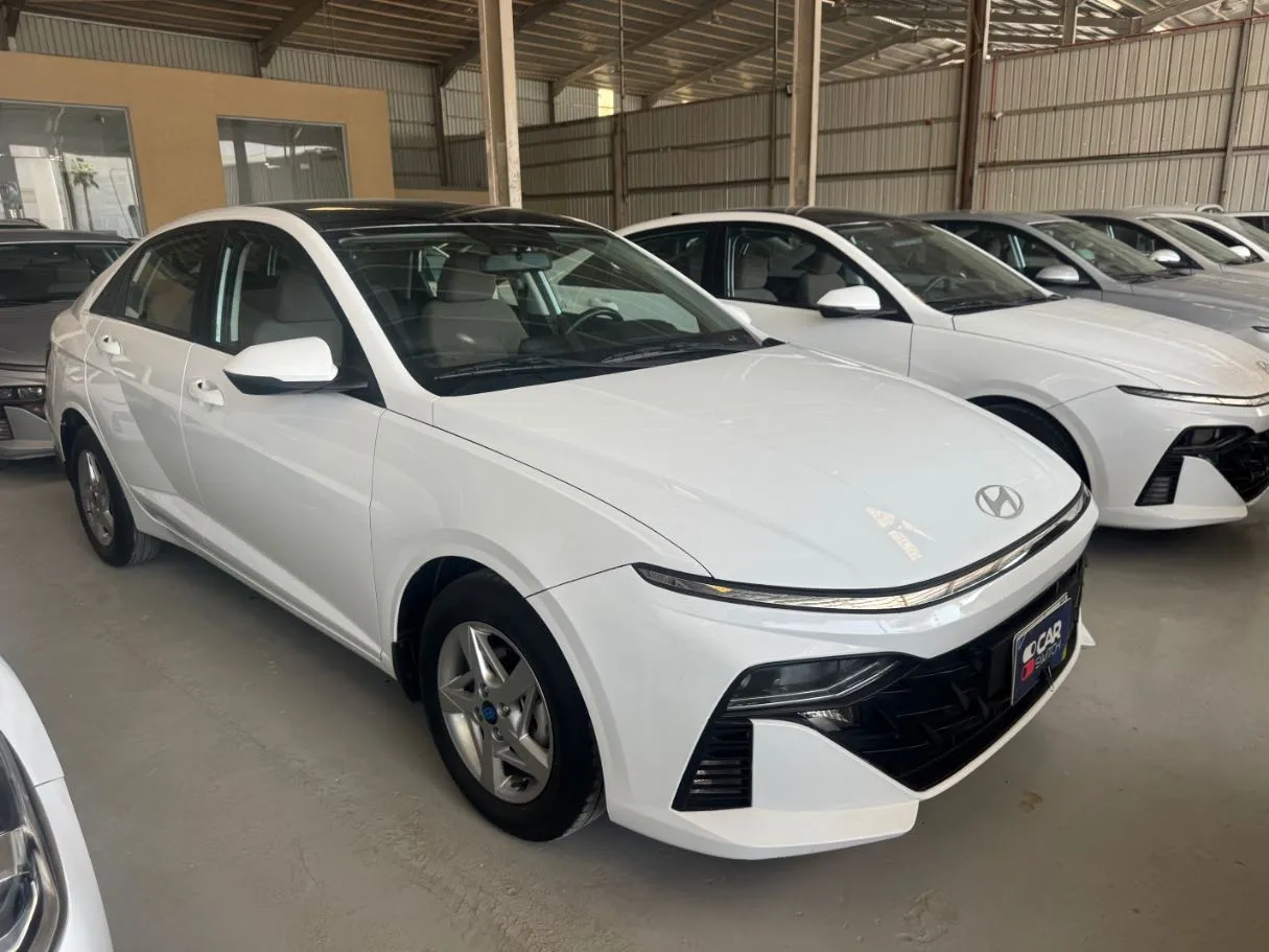 Car image 3