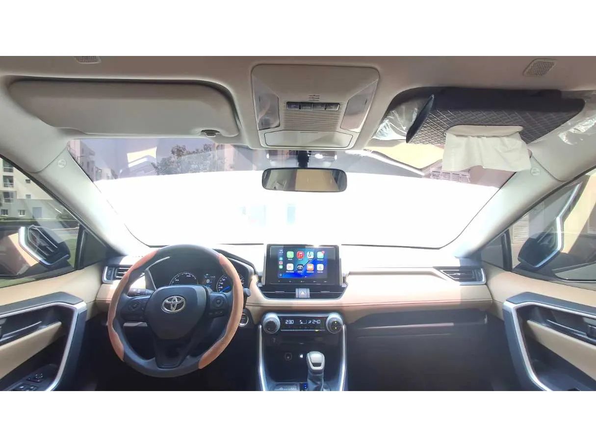 Car image 15