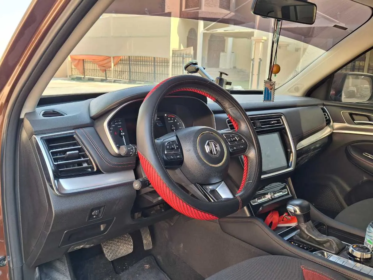 Car image 11