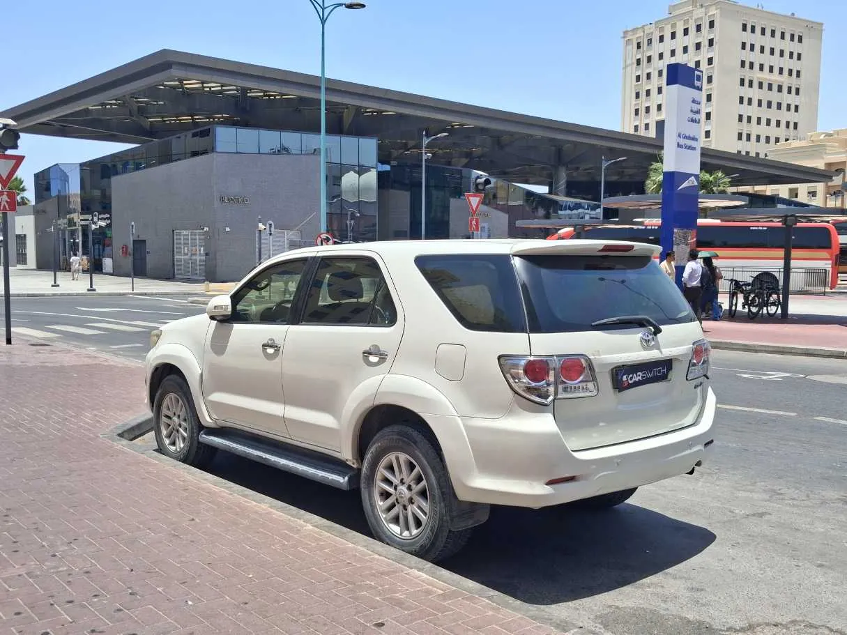 Car image 7
