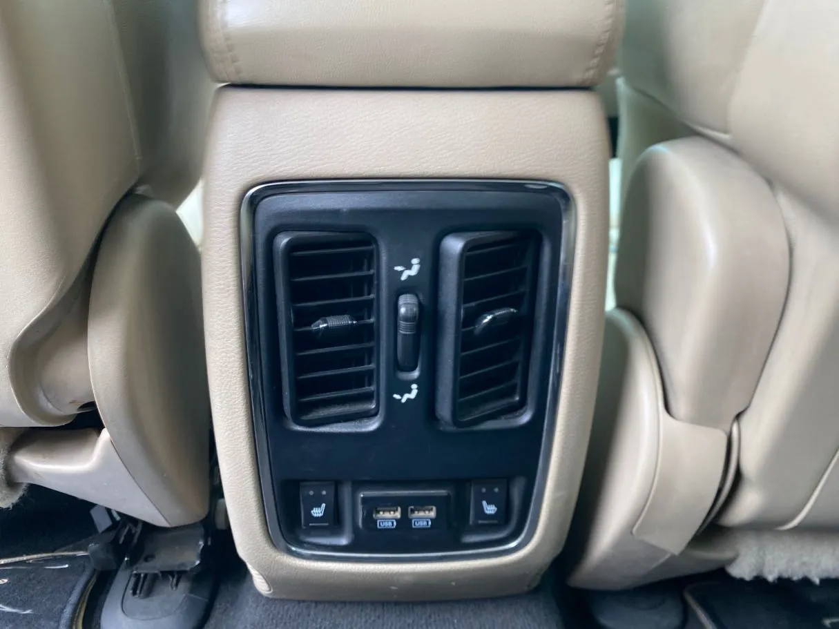 Car image 26