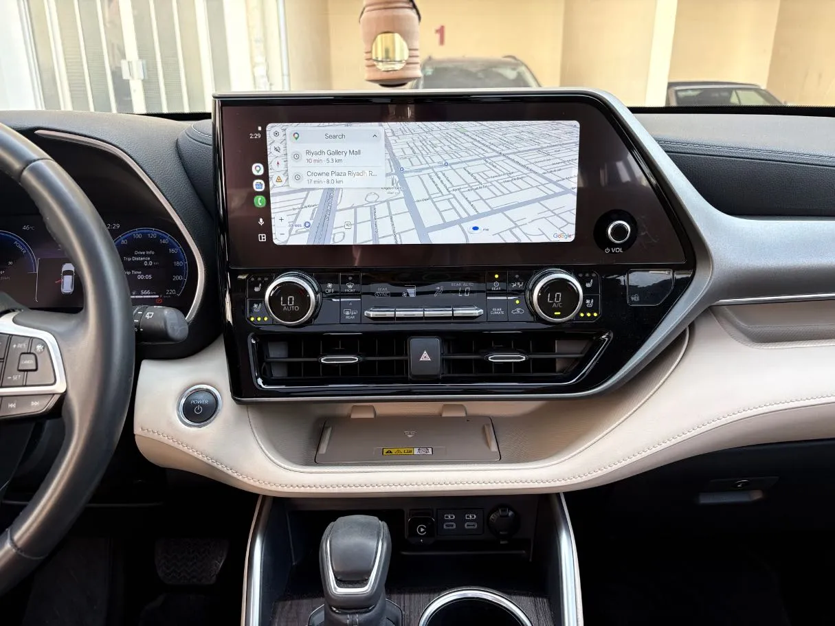 Car image 23