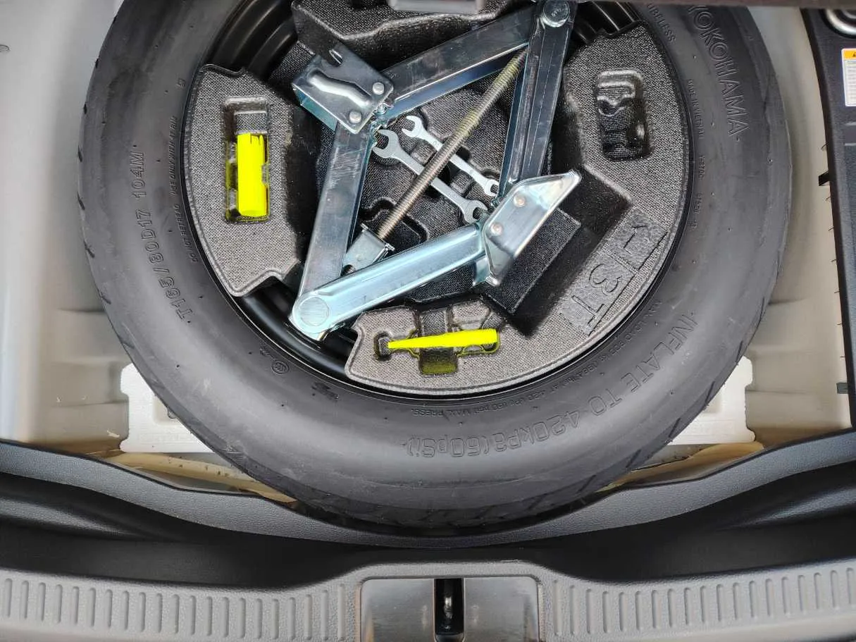 Car image 36