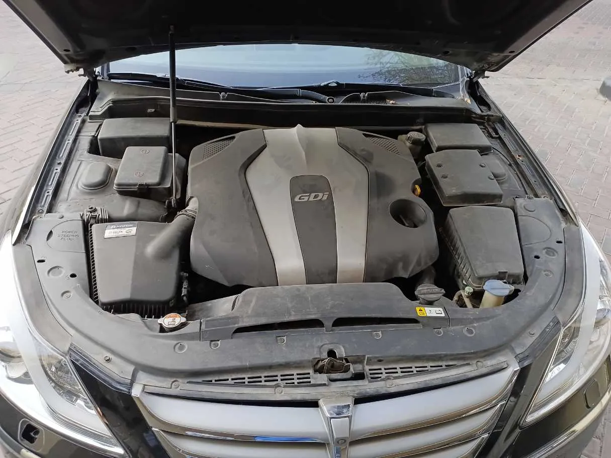 Car image 24