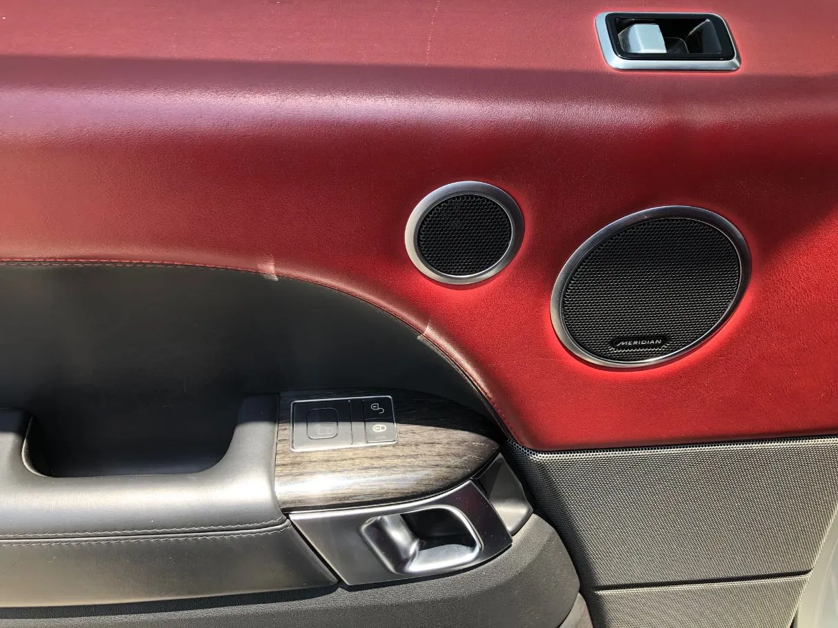 Car image 23