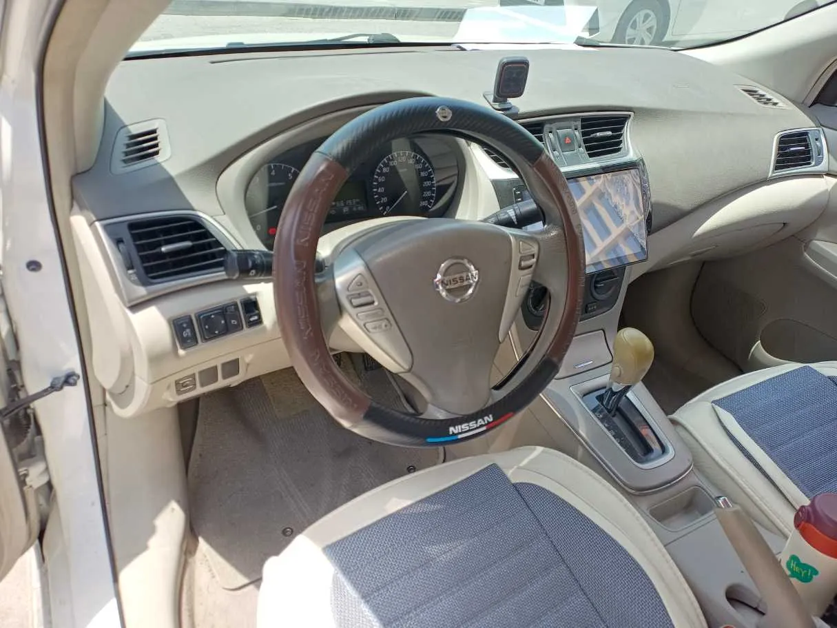Car image 11