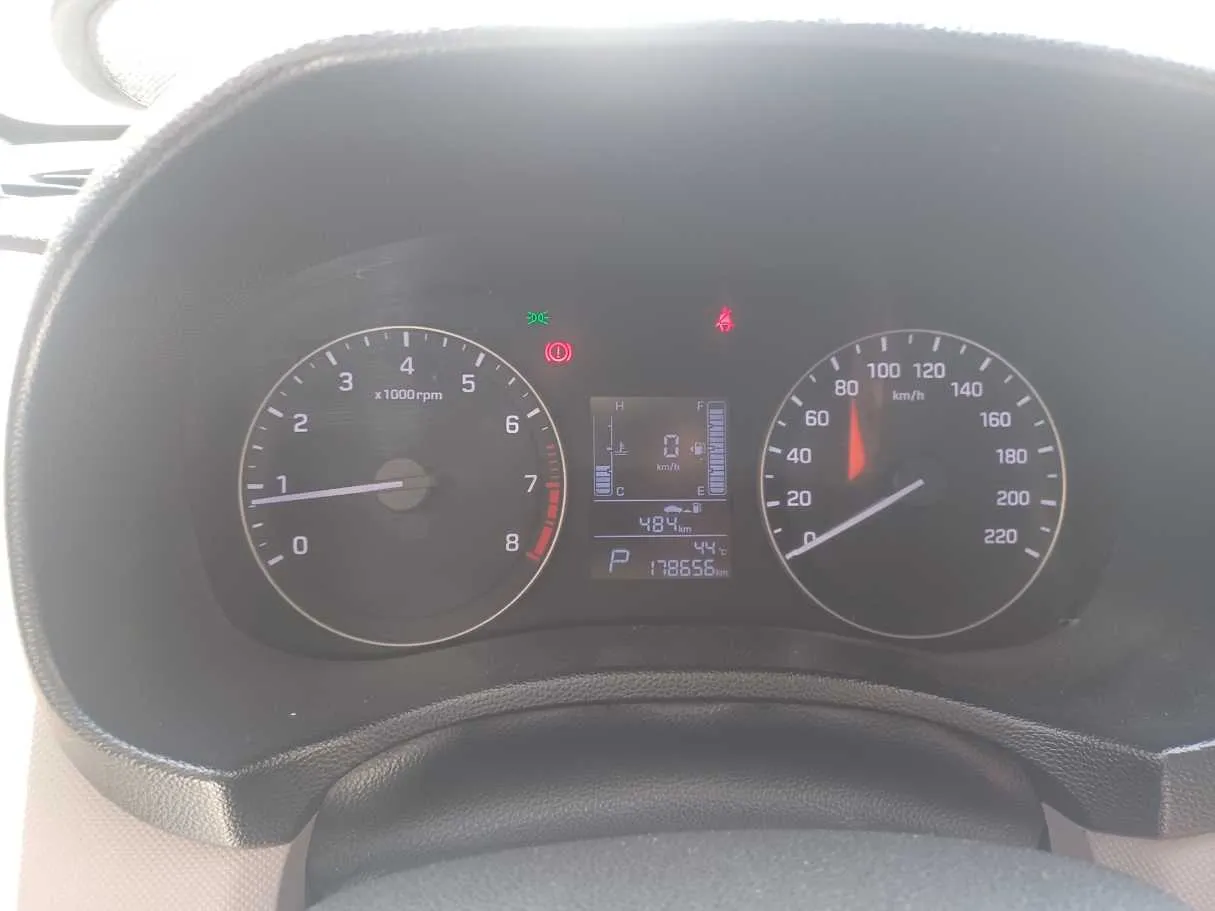 Car image 18