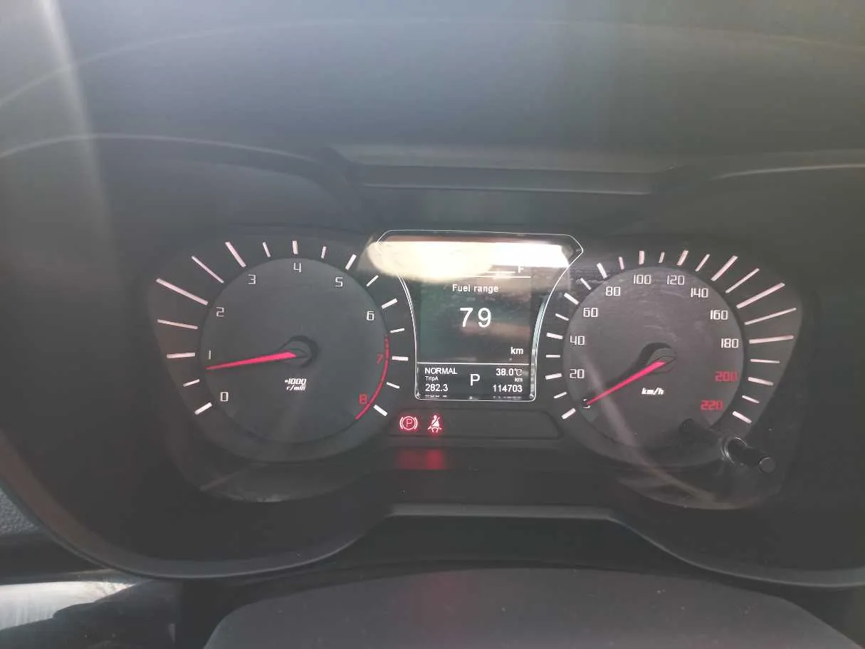 Car image 18
