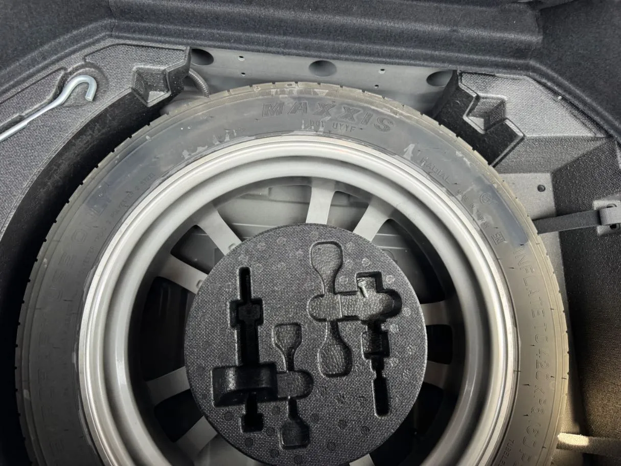 Car image 20