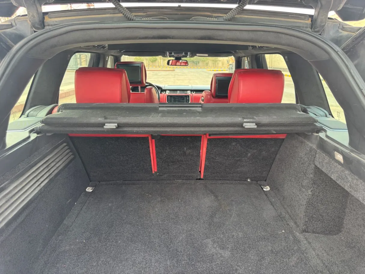 Car image 19