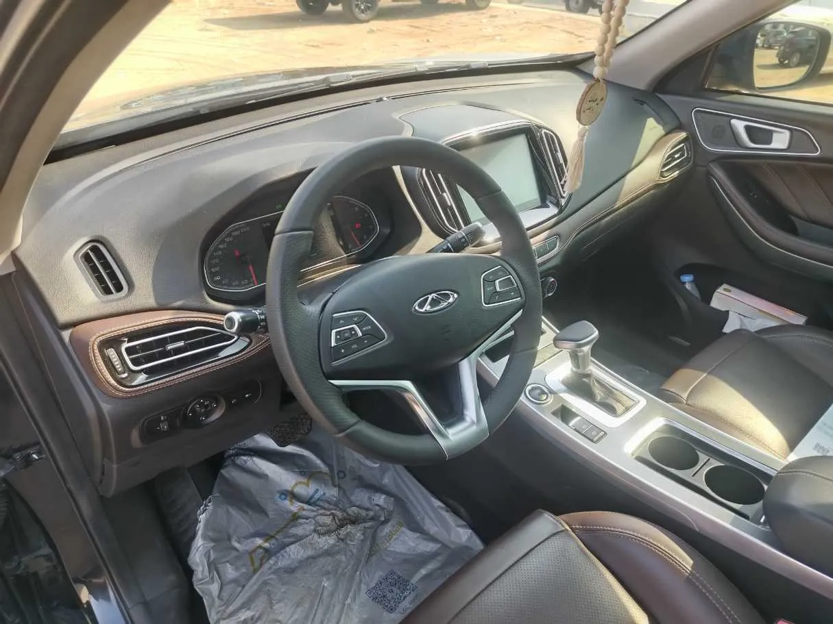 Car image 13