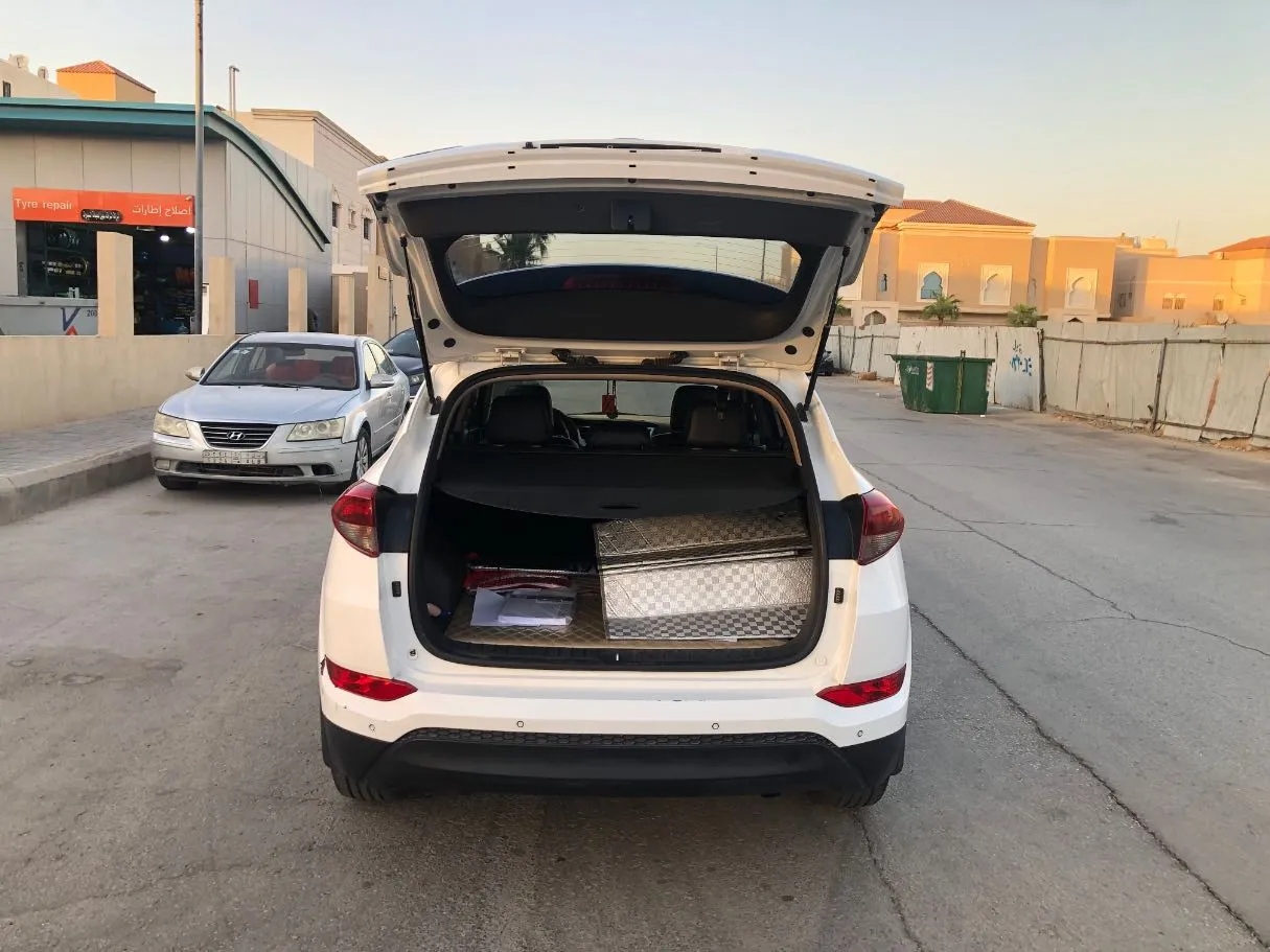 Car image 21