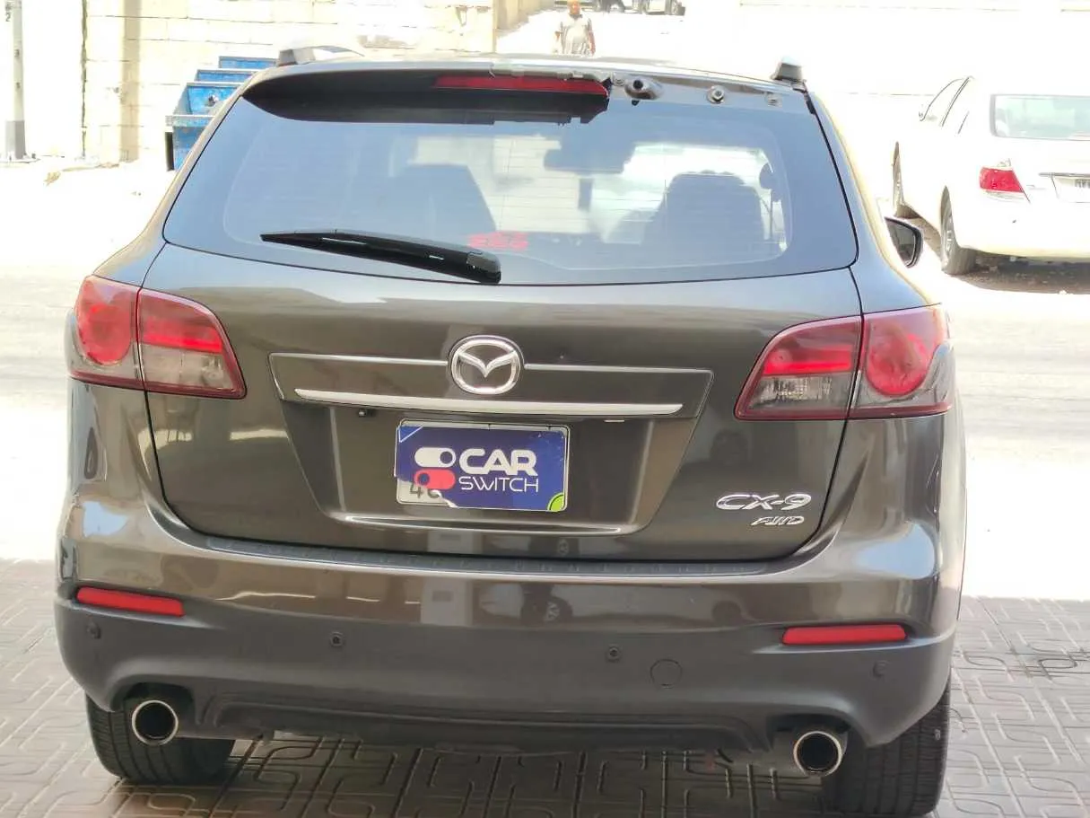 Car image 6