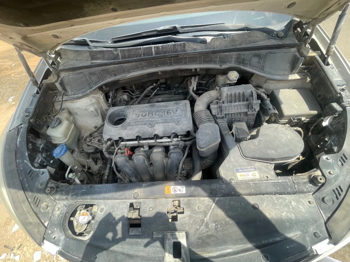Car image 25