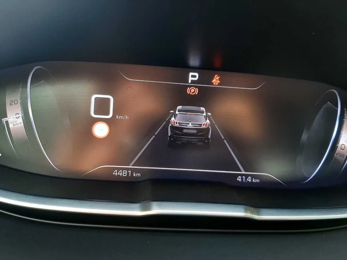 Car image 16