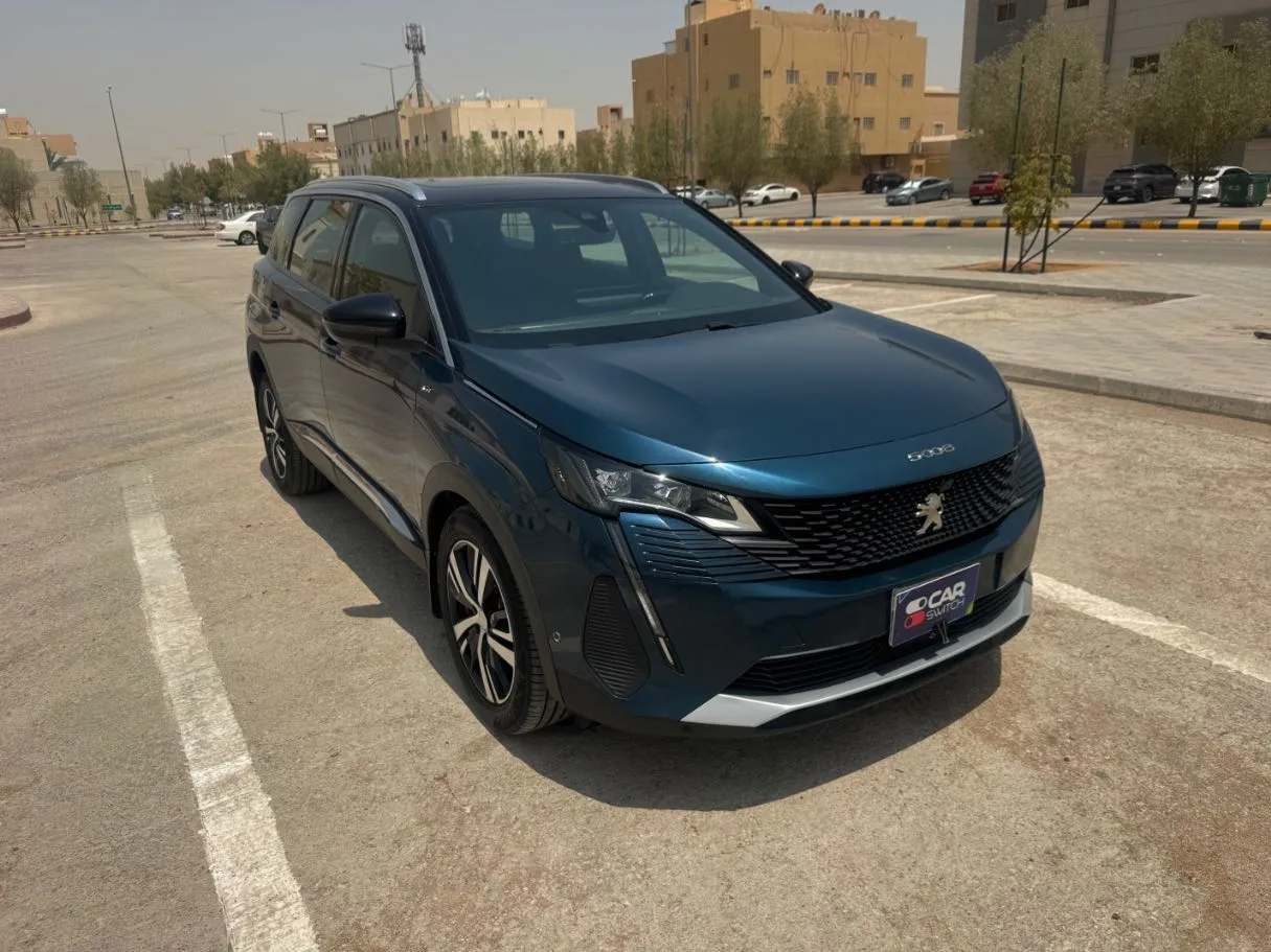 Car image 3
