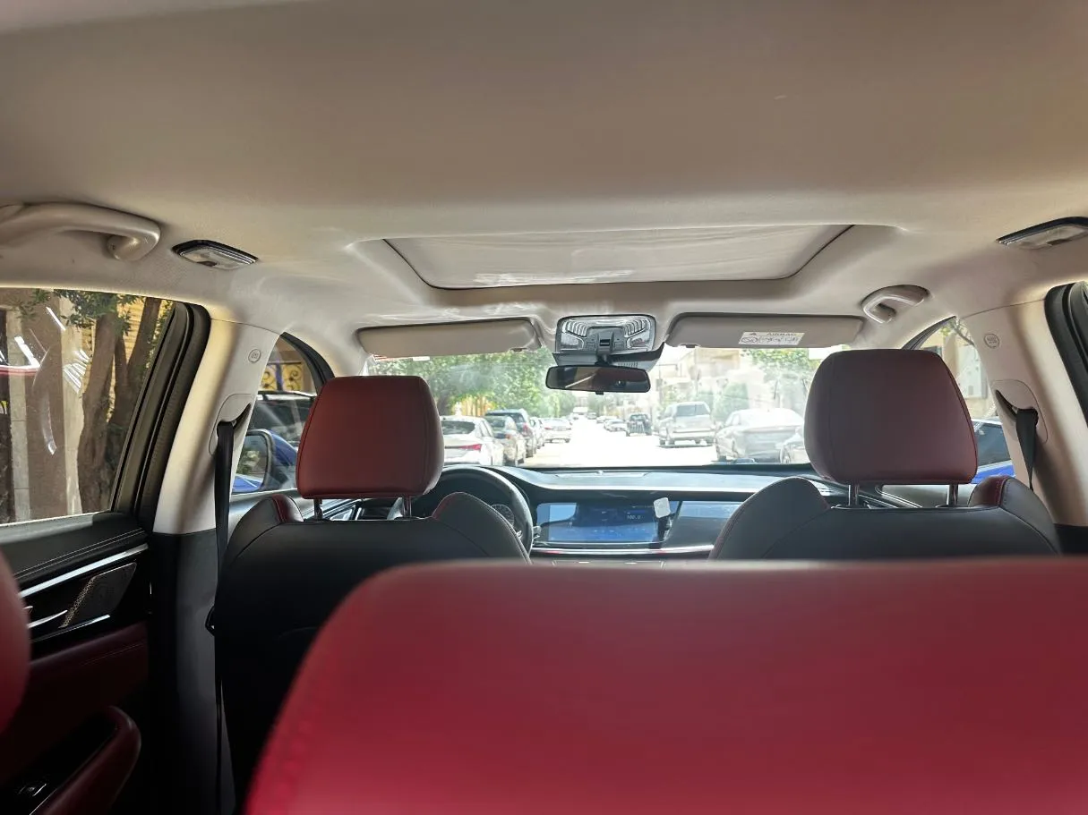 Car image 18