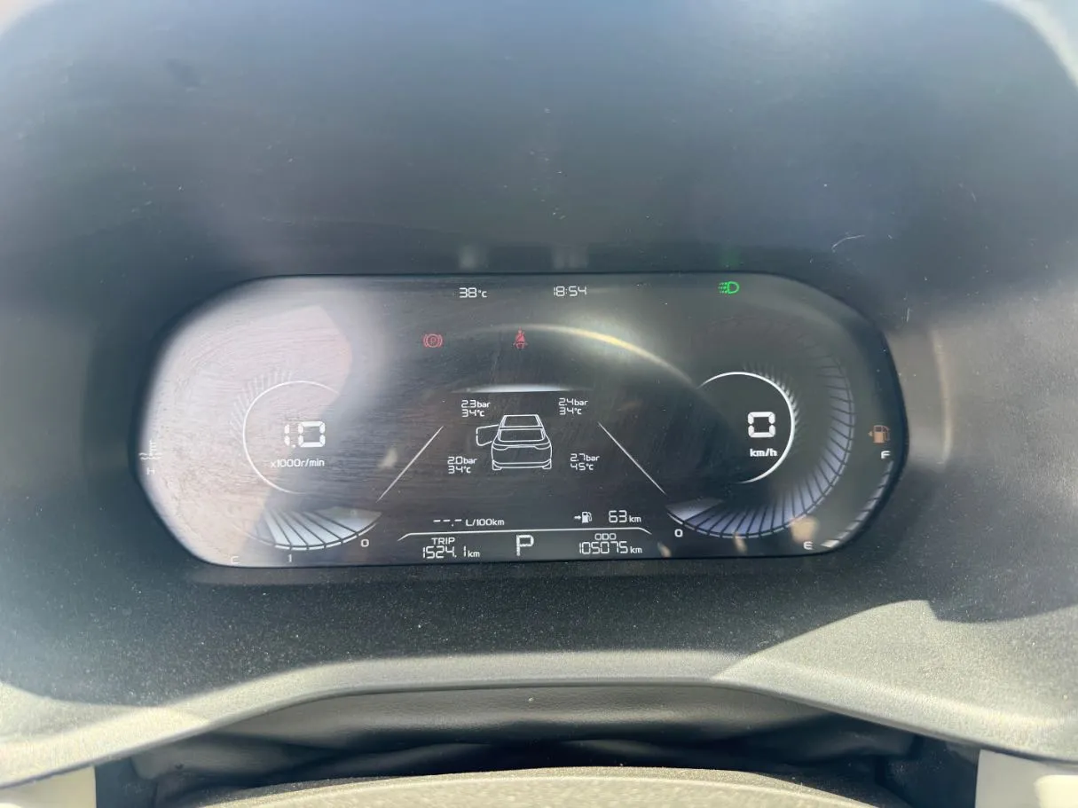 Car image 10