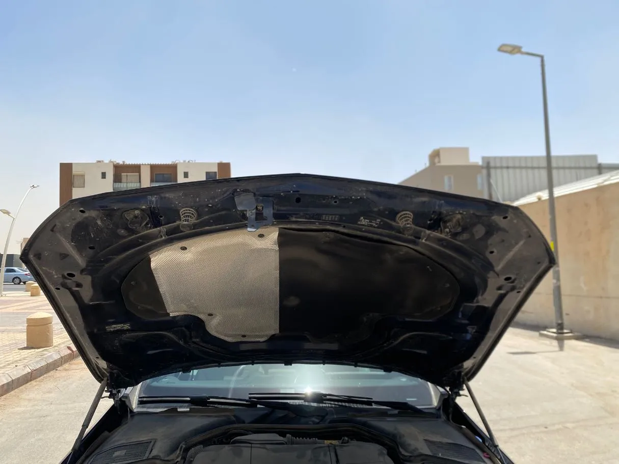 Car image 26