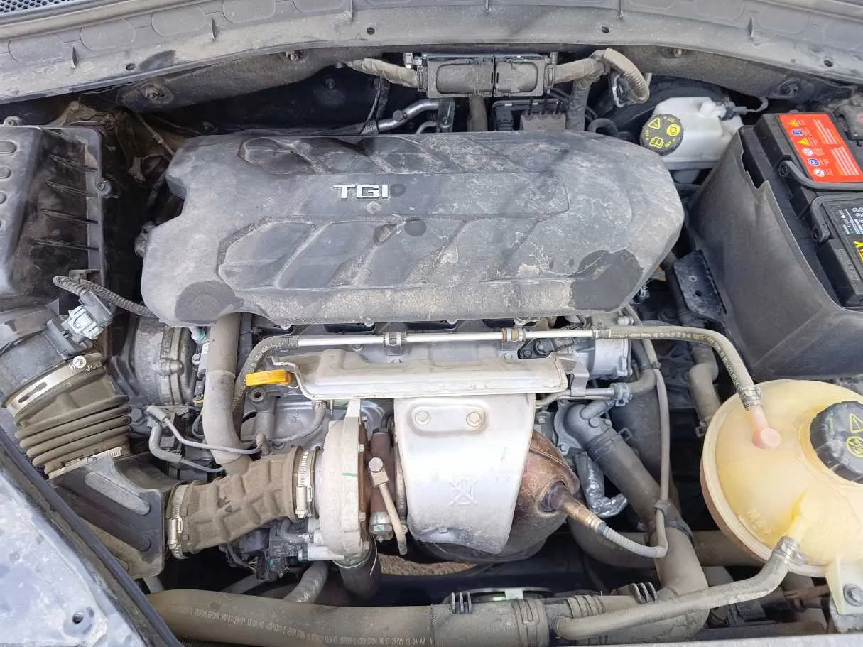 Car image 35