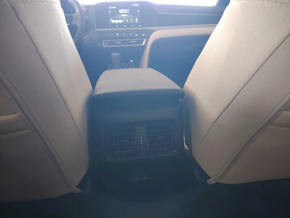Car image 29