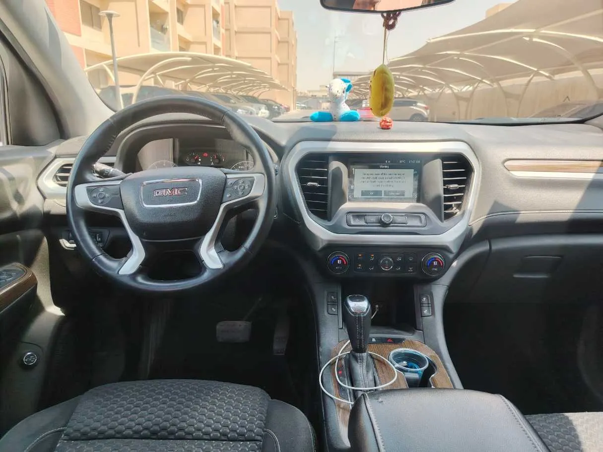 Car image 18