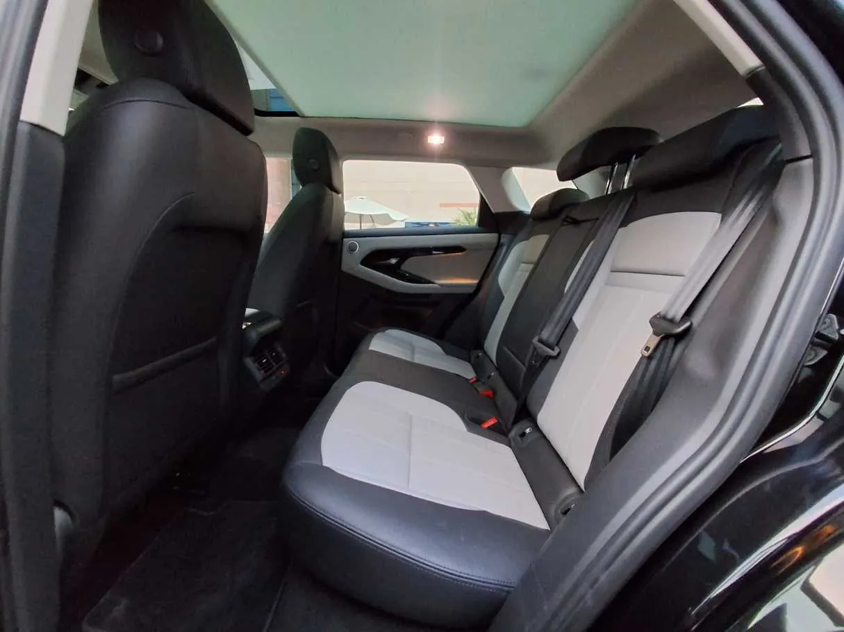 Car image 13