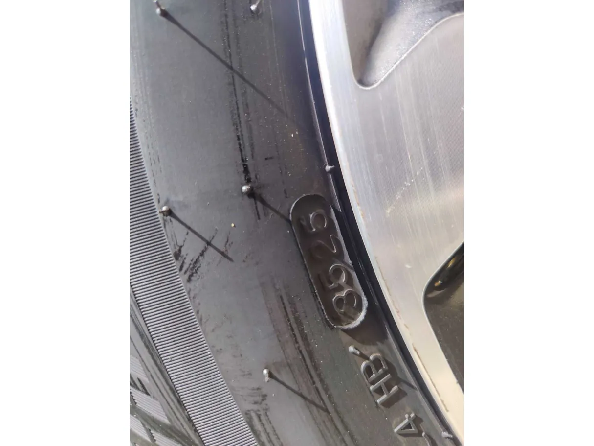 Car image 29