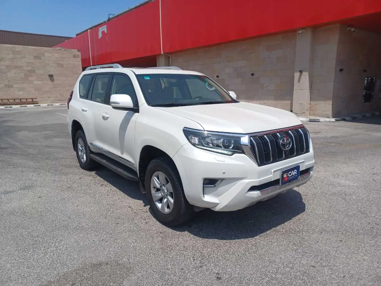 Car image 3