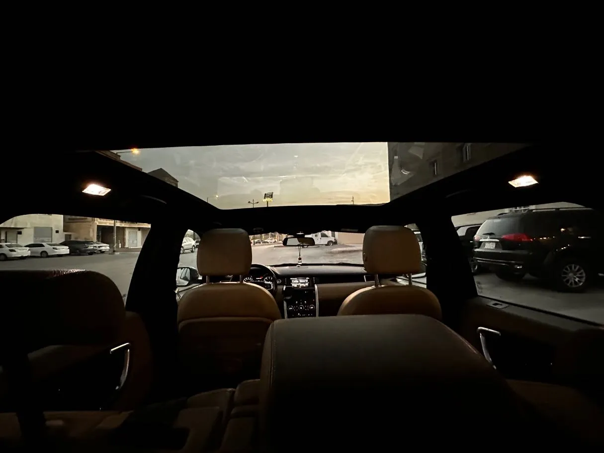 Car image 15