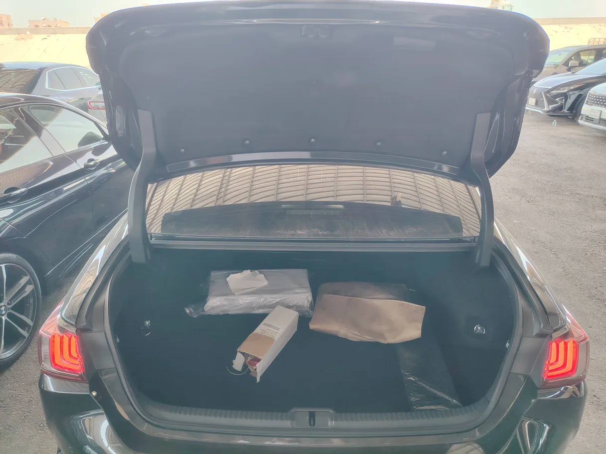 Car image 38