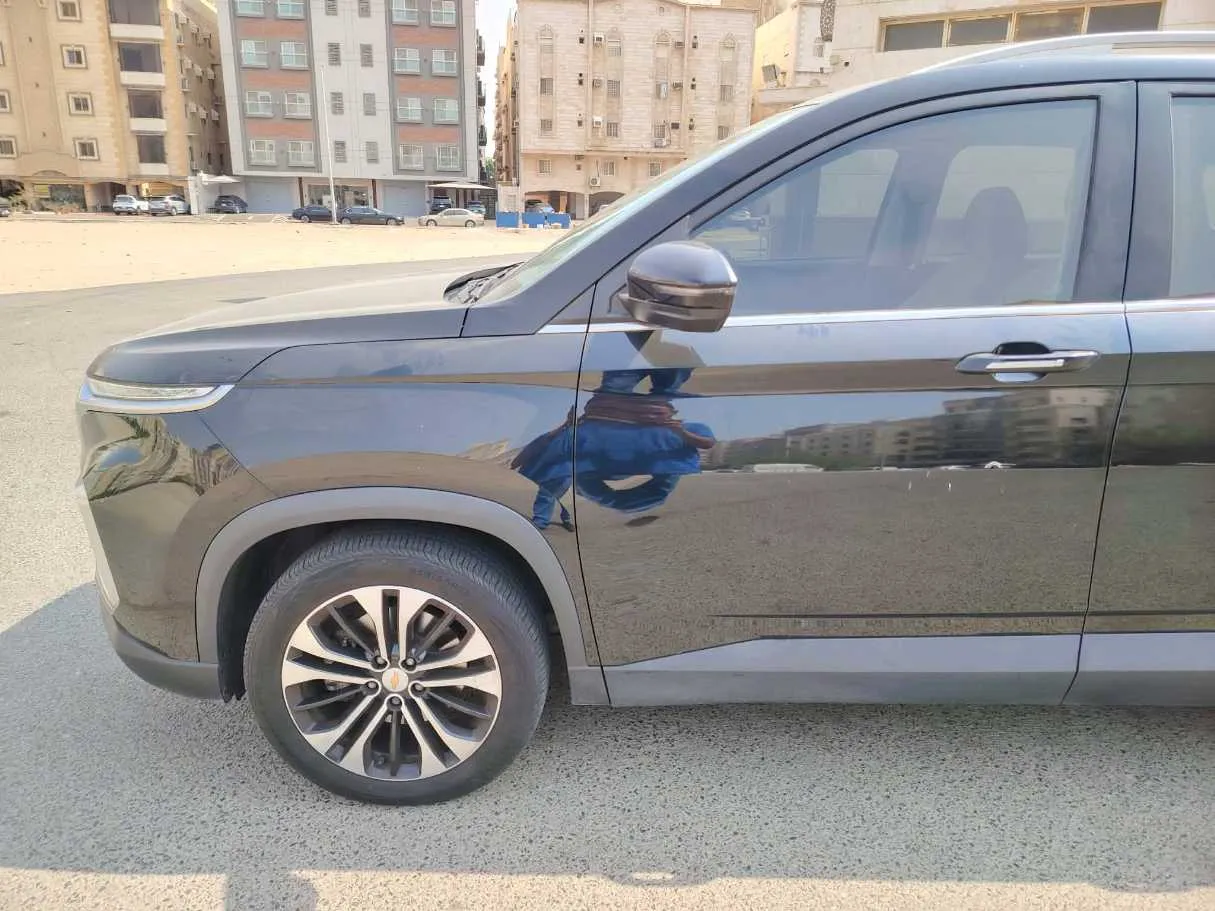 Car image 9