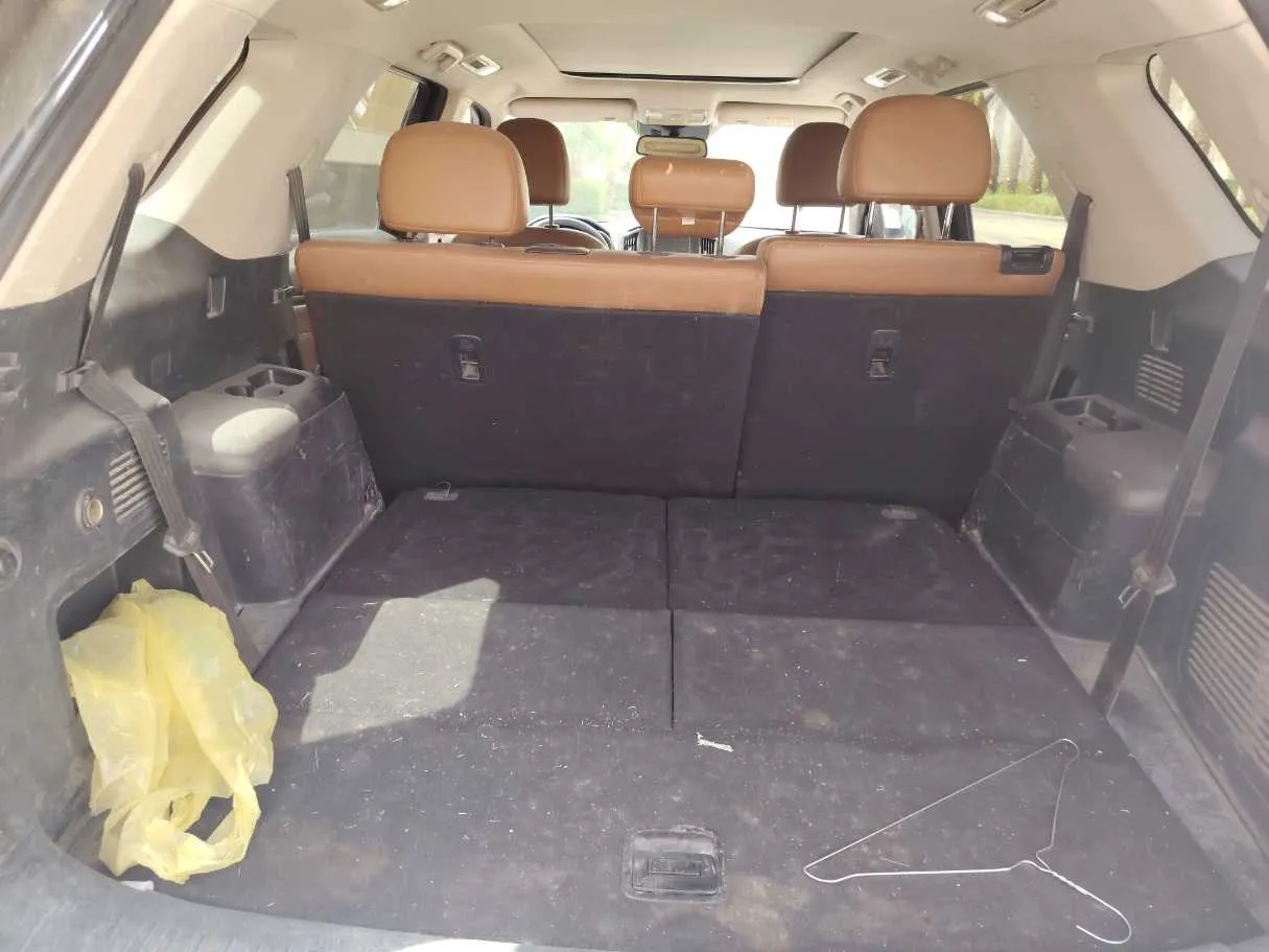 Car image 25