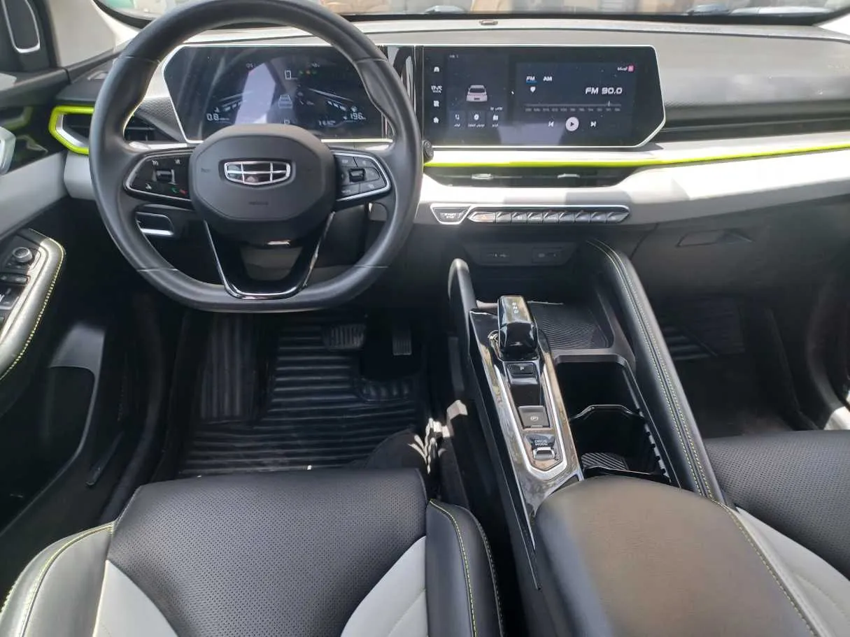 Car image 16