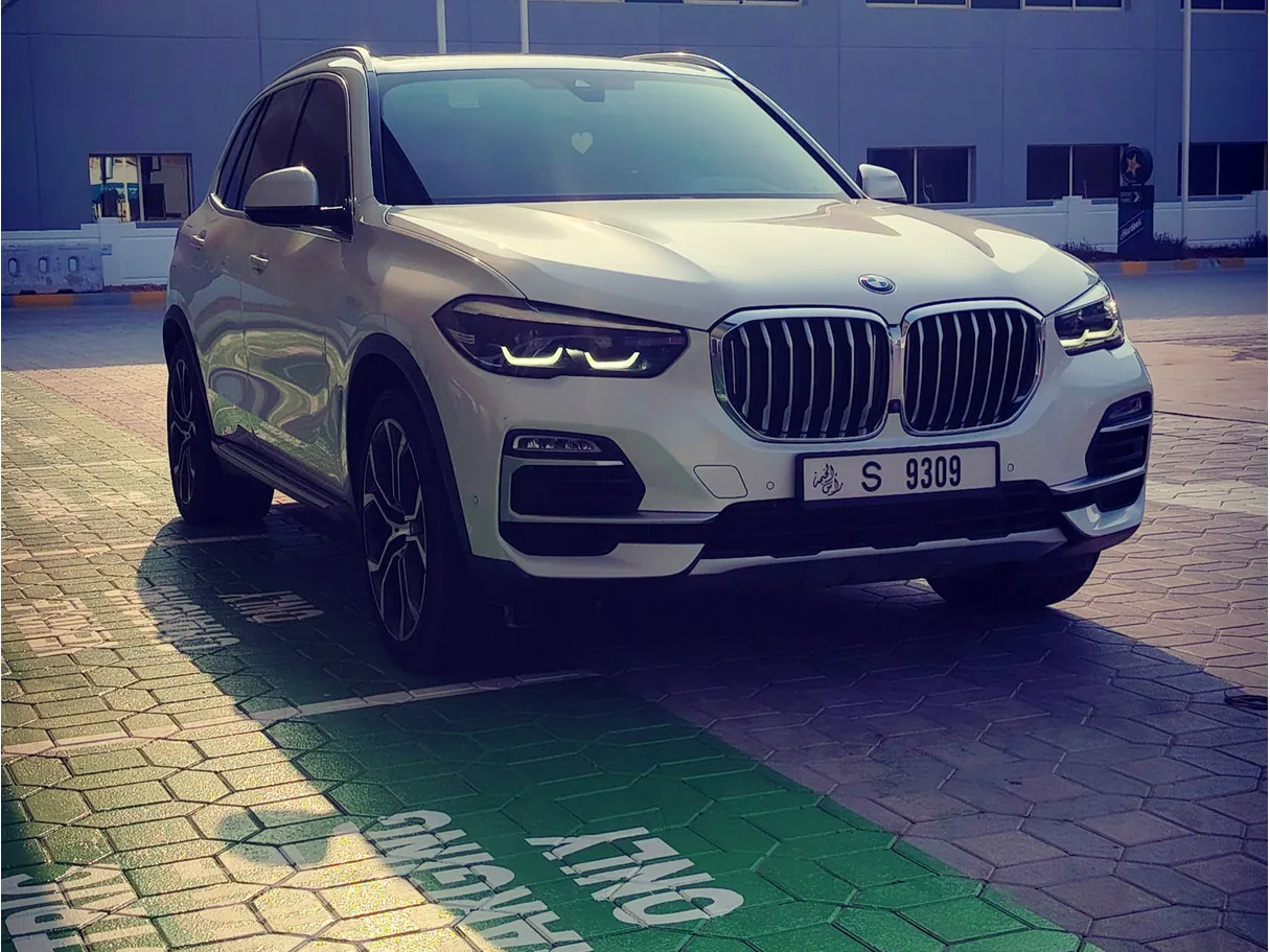 Car image 2