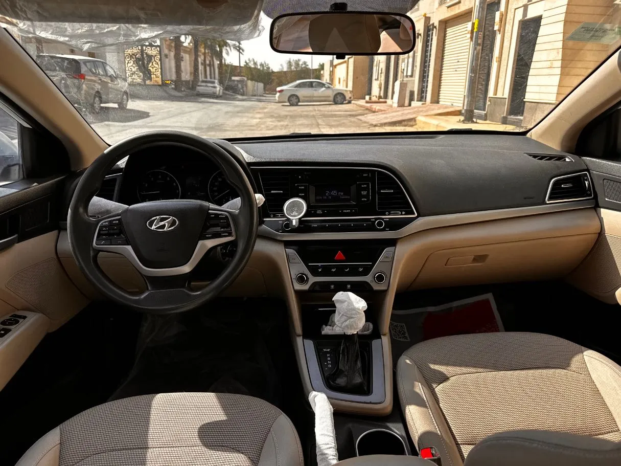 Car image 17