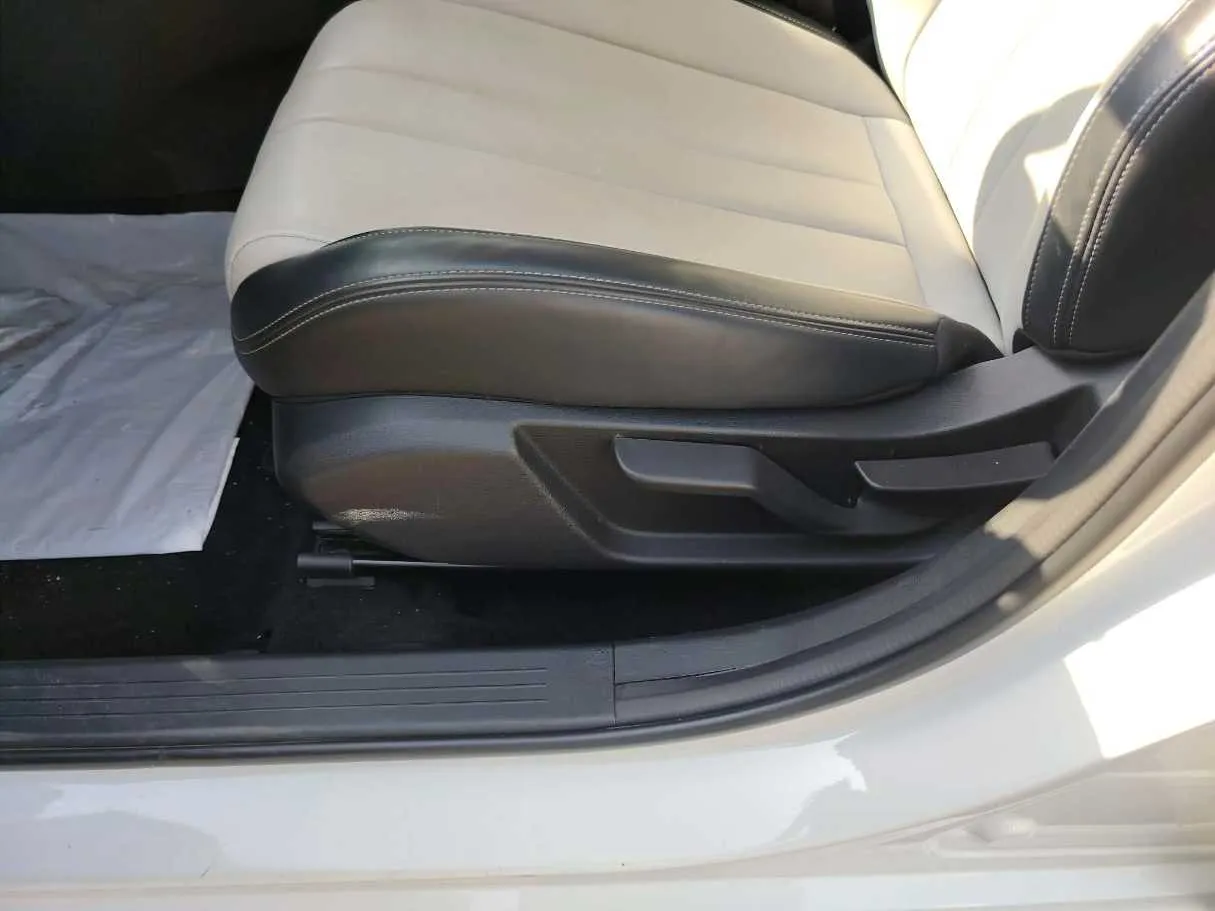 Car image 41