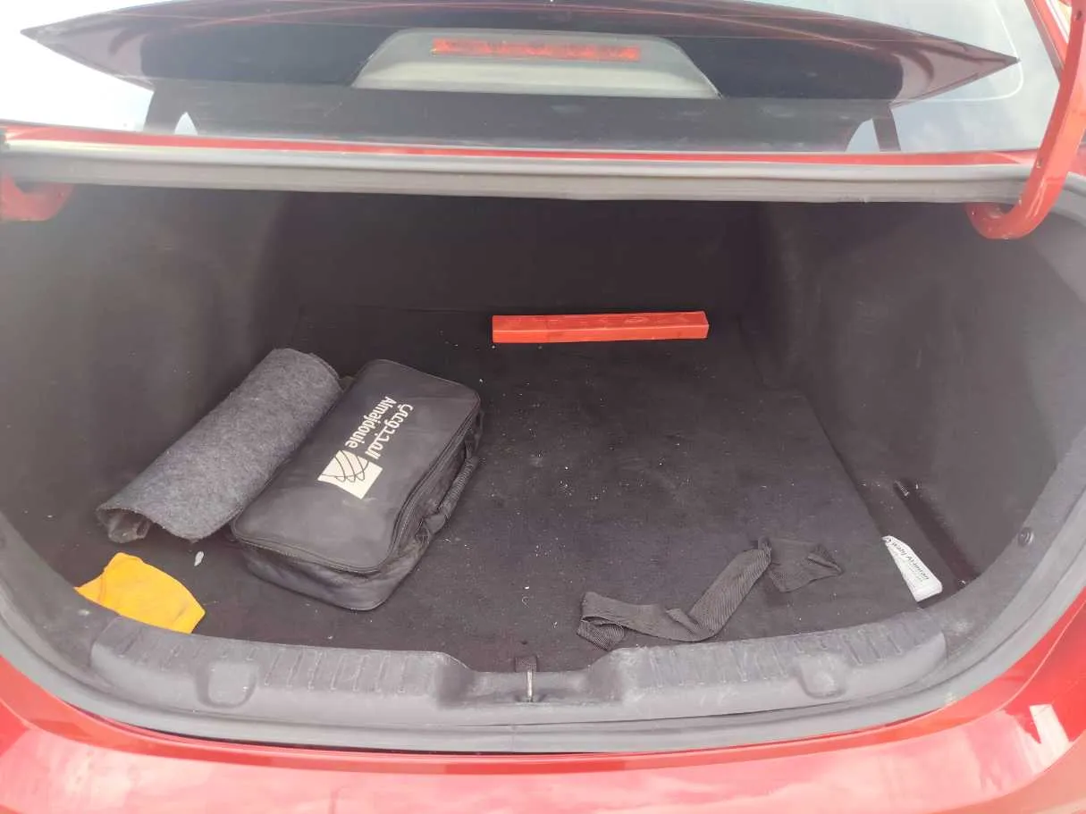 Car image 25