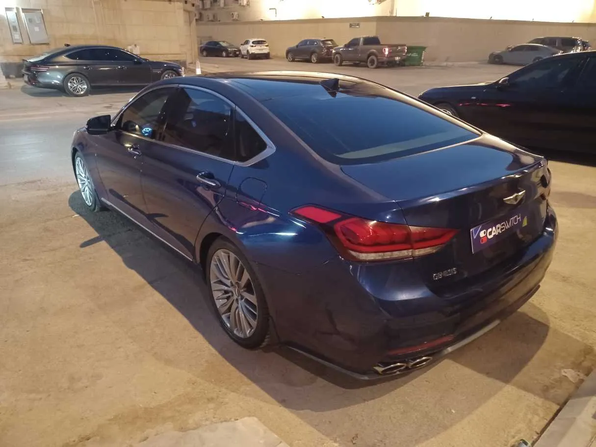 Car image 7