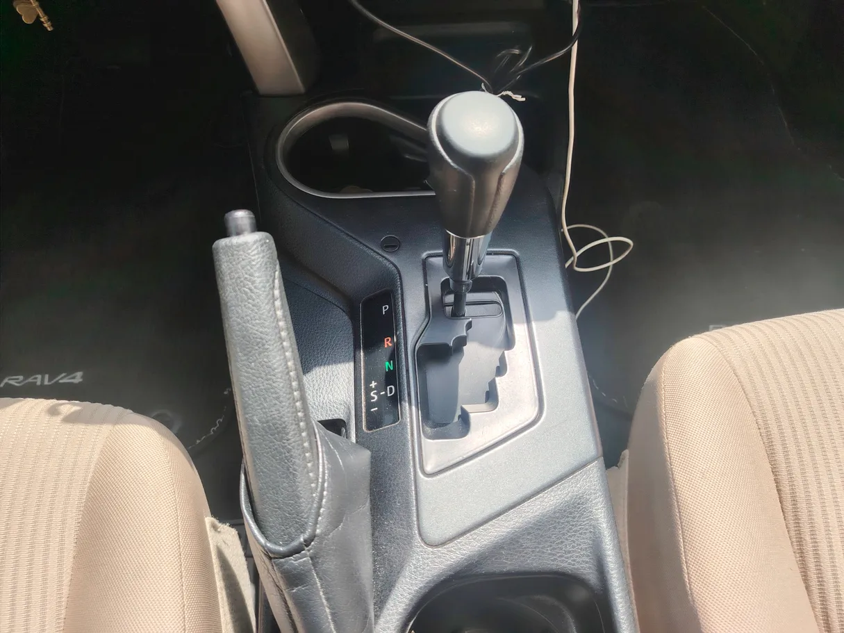 Car image 18