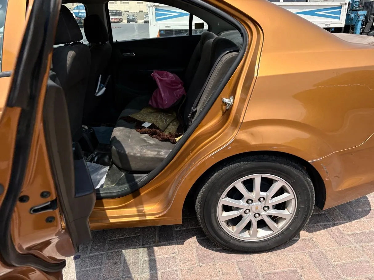 Car image 15